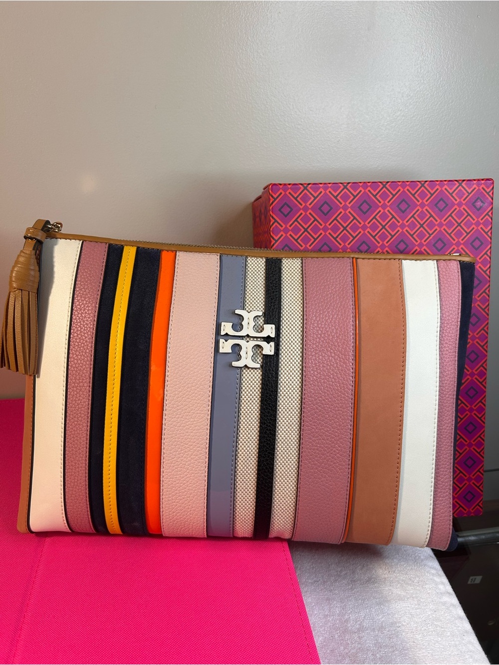 Tory Burch White Slide Sandals with Pink Logo and Striped Wristlet - Picture 8 of 16